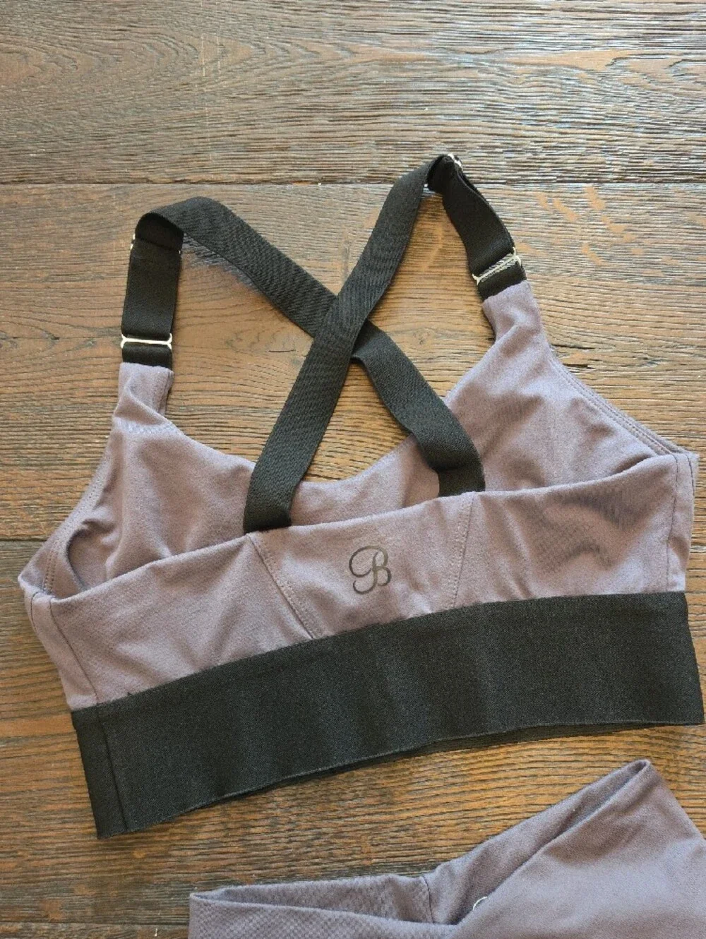 Bombshell Women's Taupe High-Waist V-Cut Leggings with Cross-Back Sports Bra